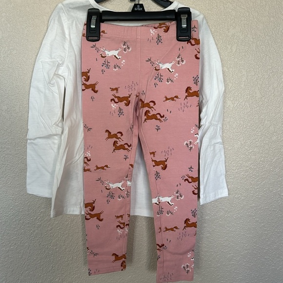 Girls matching set, top is a 6 and bottoms are a 5 - Picture 5 of 6